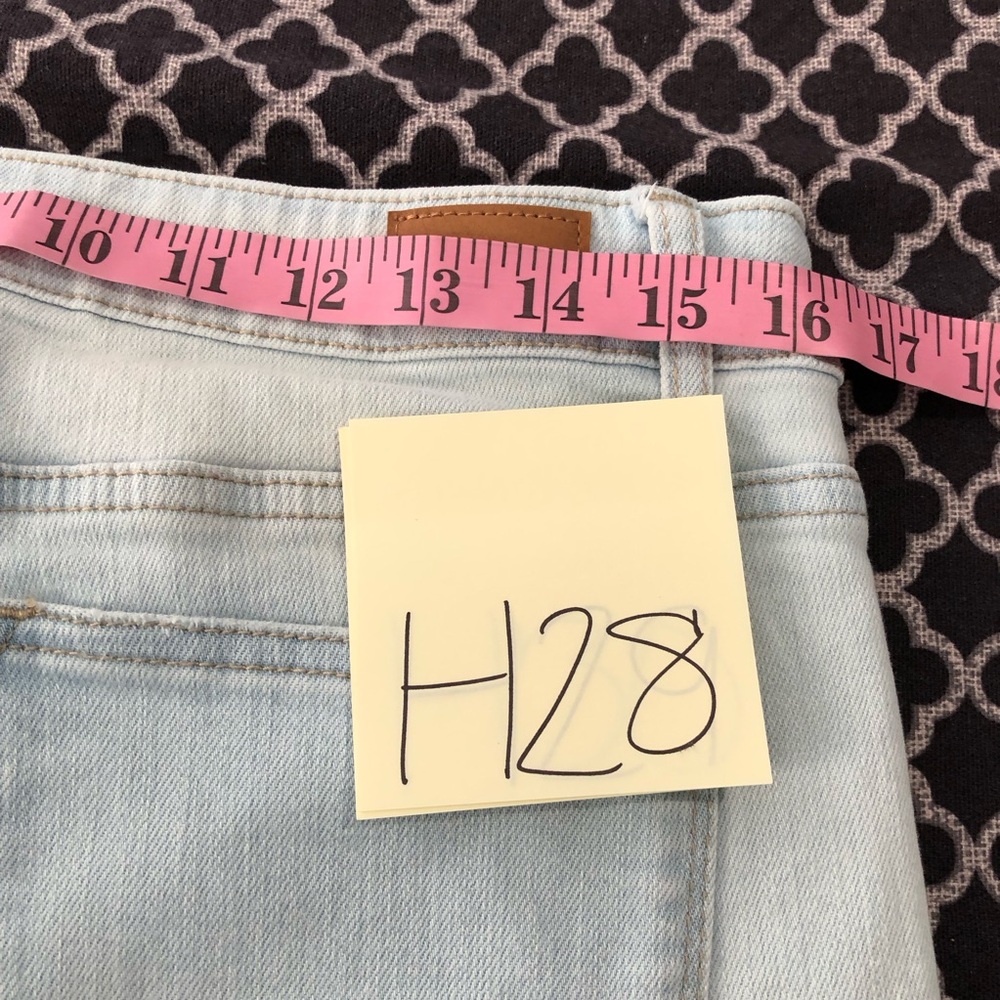 Judy Blue Light Wash Skinny Fit Capri Jeans Size 15/32 High Rise JB88240 H28 - Picture 5 of 6